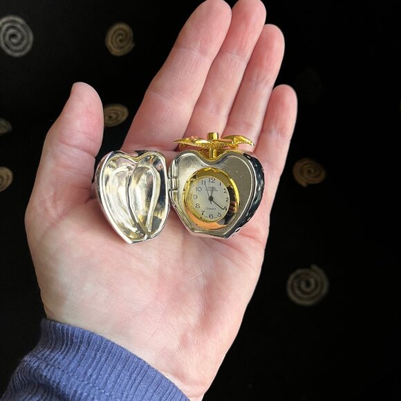 Strawberry Clock Breeze Collection, Gift Idea - Picture 7 of 9